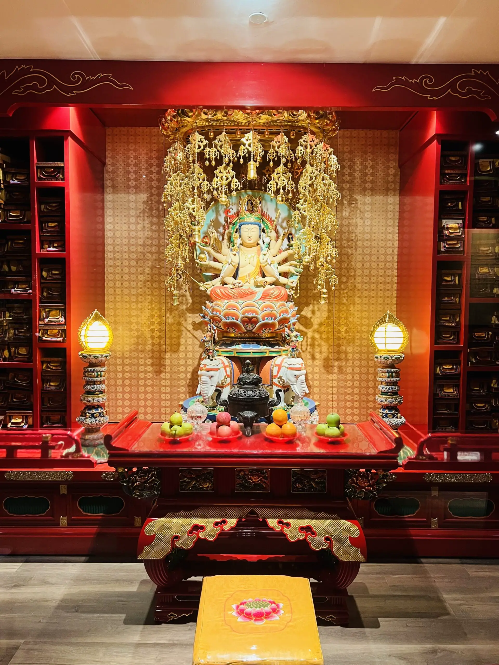 Buddha Tooth Relic Temple 新加坡佛牙寺龙华院 6