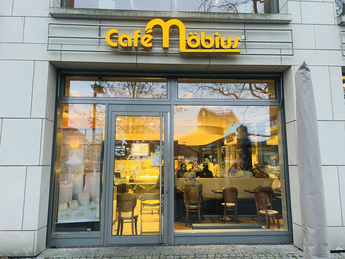 Cafe Möbius 1
