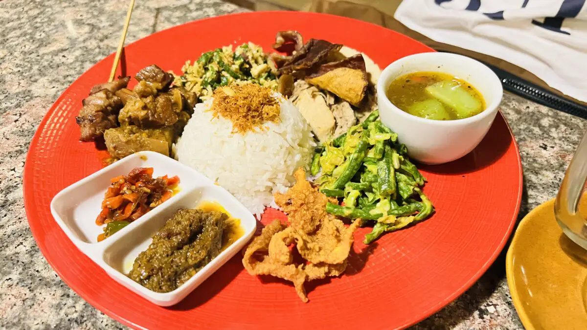 Made's Warung - Nasi Campur