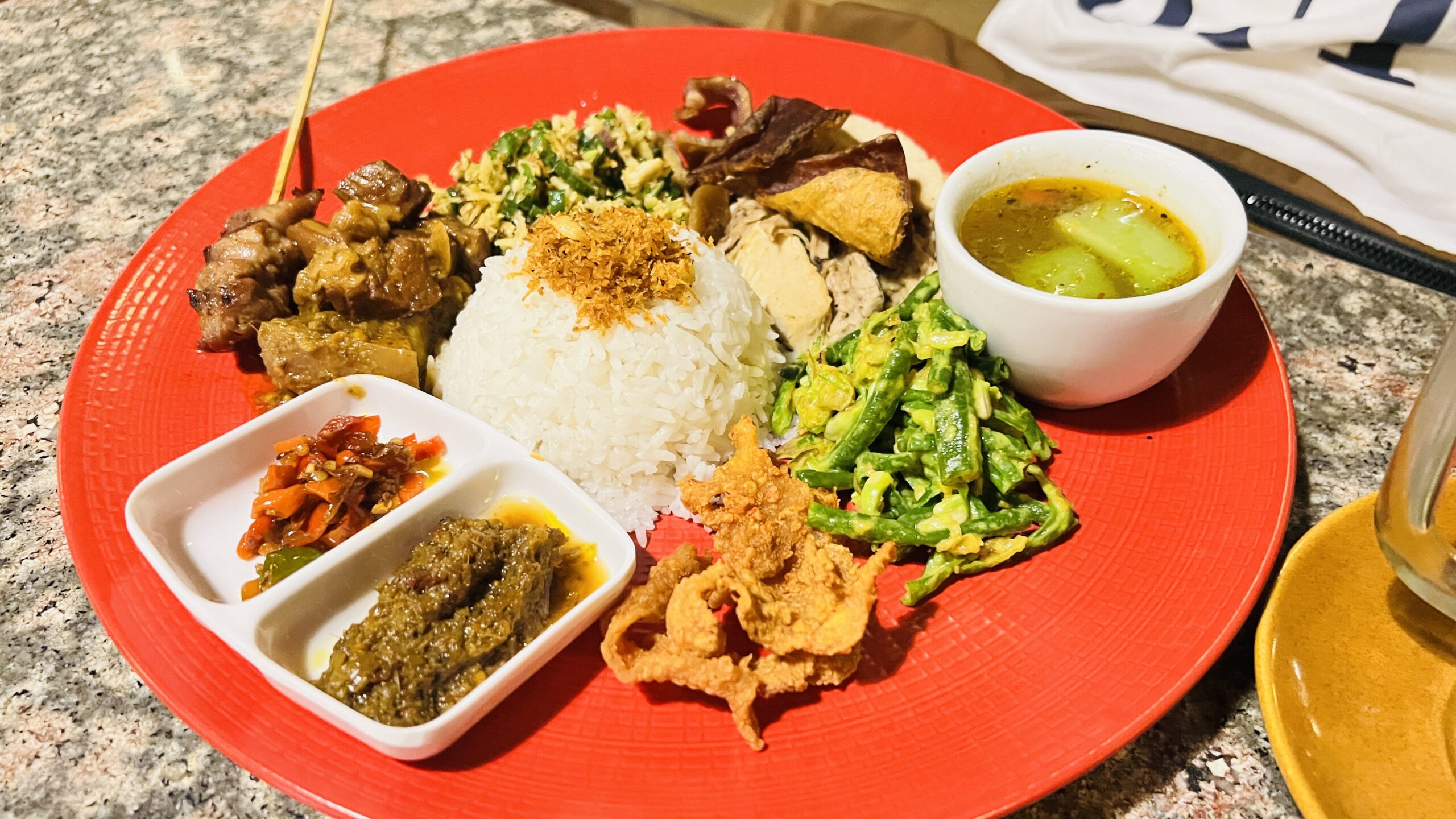 Made's Warung - Nasi Campur